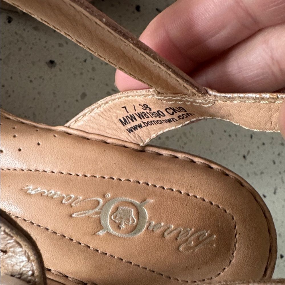 Born Elegant Metallic Tan Leather Wedge Sandals Slingback Comfort Shoes Size 7M - Picture 4 of 12